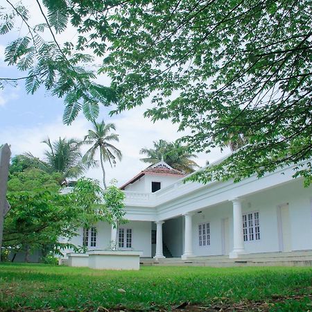 Muziris Harbour View Hotel Kochi Exterior photo