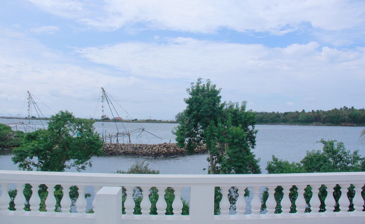 Muziris Harbour View Hotel Kochi Exterior photo